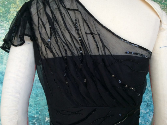 Robe de cocktail en mousseline et broderie de perles #6